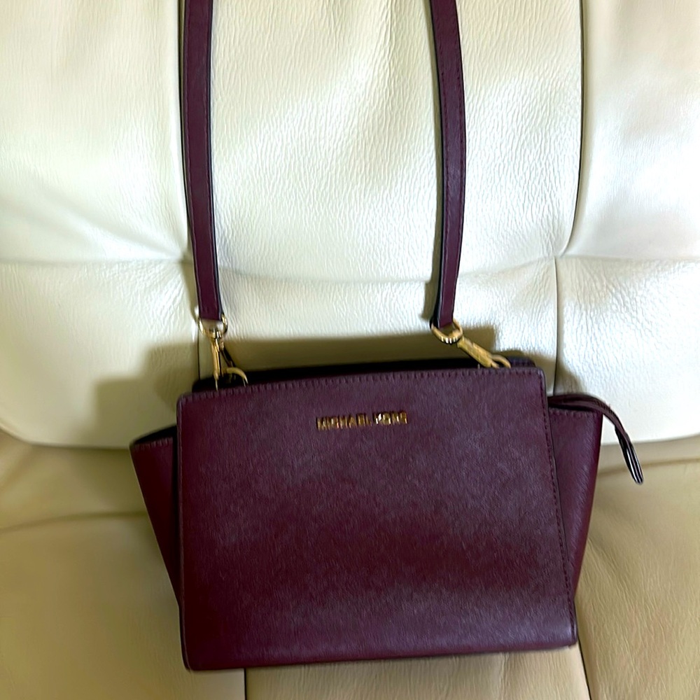 - Michael Kors crossbody bag (Selma)